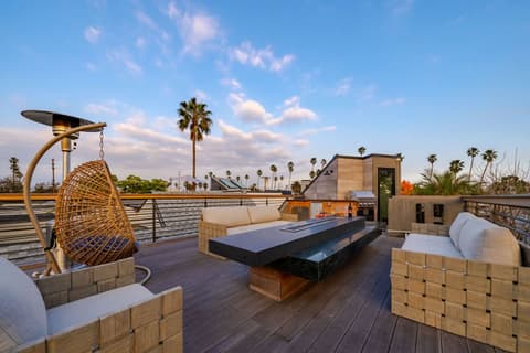 Venice Pool Hot Tub BBQ Home Theater, photo 2