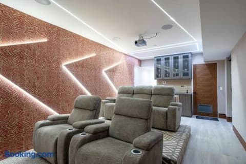 Venice Pool Hot Tub BBQ Home Theater, photo 100