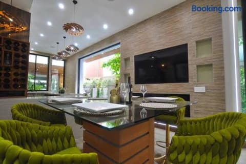 Venice Pool Hot Tub BBQ Home Theater, photo 130