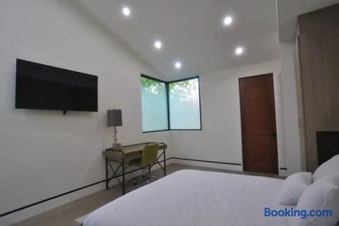 Venice Pool Hot Tub BBQ Home Theater, photo 160