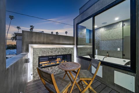 Venice Pool Hot Tub BBQ Home Theater, photo 23