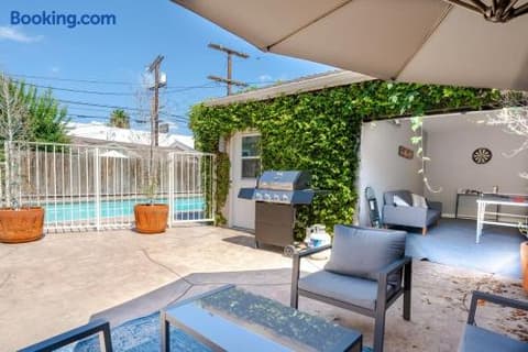 Walk to Ventura Boulevard Pool & HotTub with PingPong & BBQ, photo 67